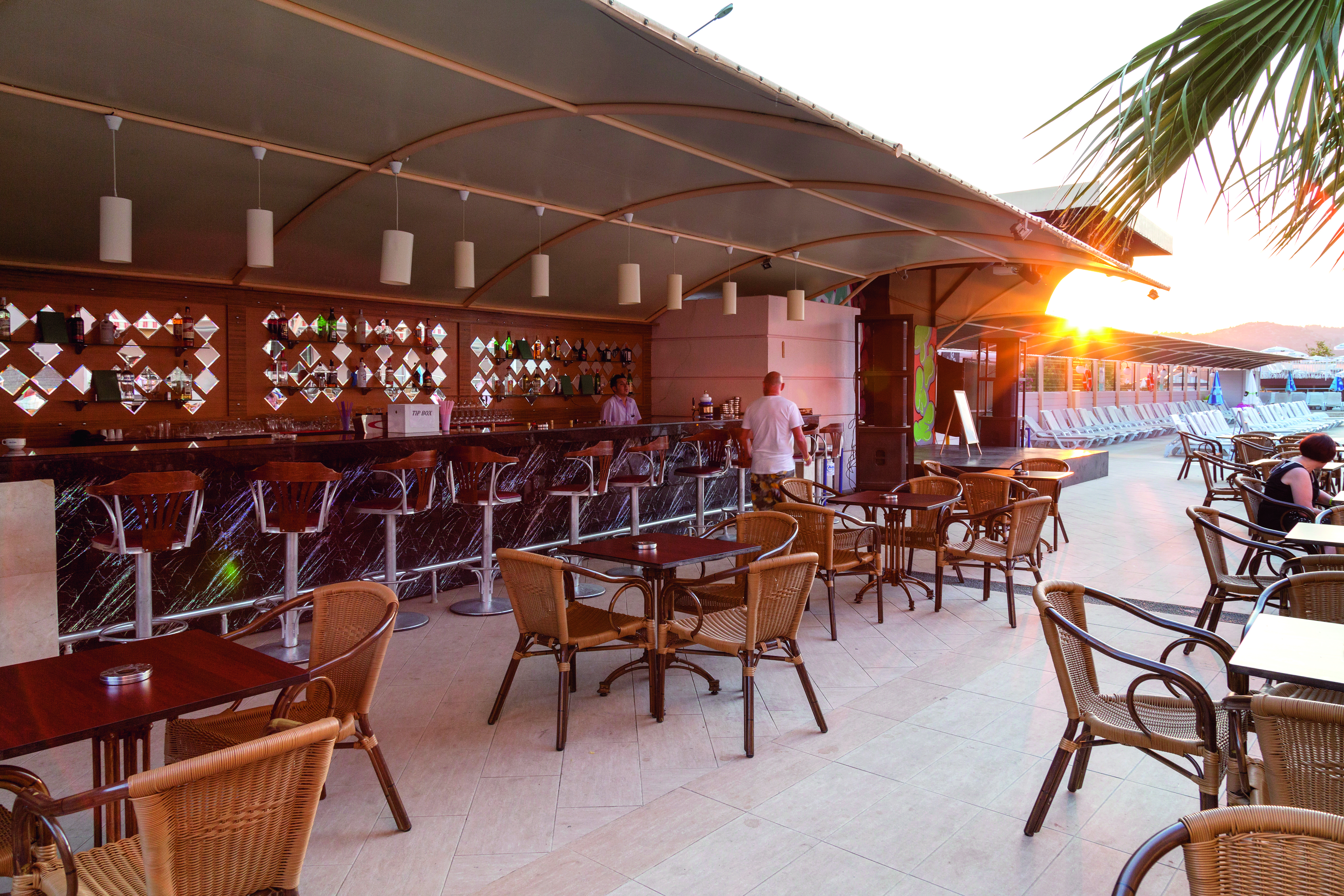 AES Club Hotel